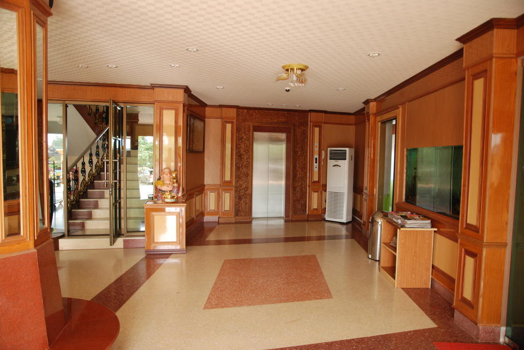 Rose Garden Hotel Ayutthaya Bagian luar foto