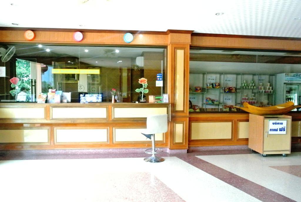 Rose Garden Hotel Ayutthaya Bagian luar foto
