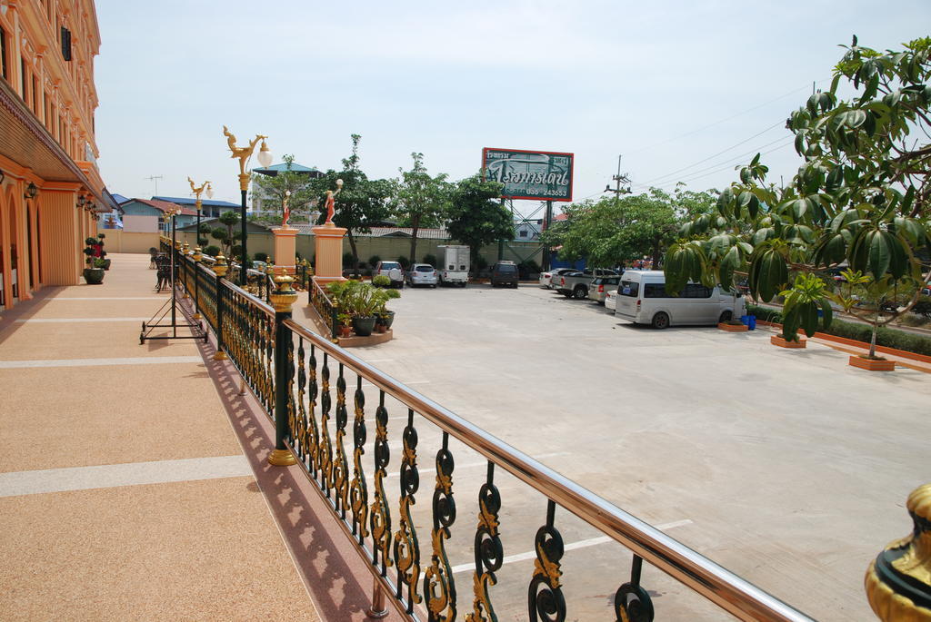 Rose Garden Hotel Ayutthaya Bagian luar foto